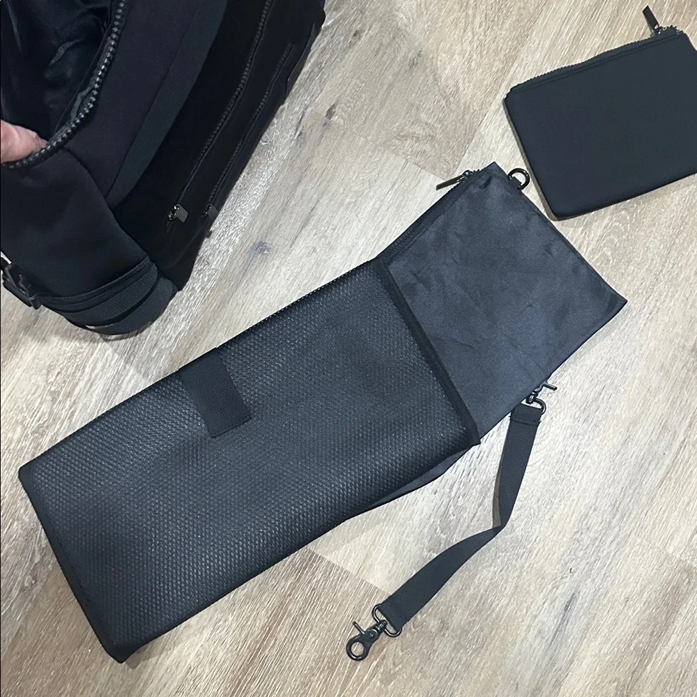 N/A black multipocket